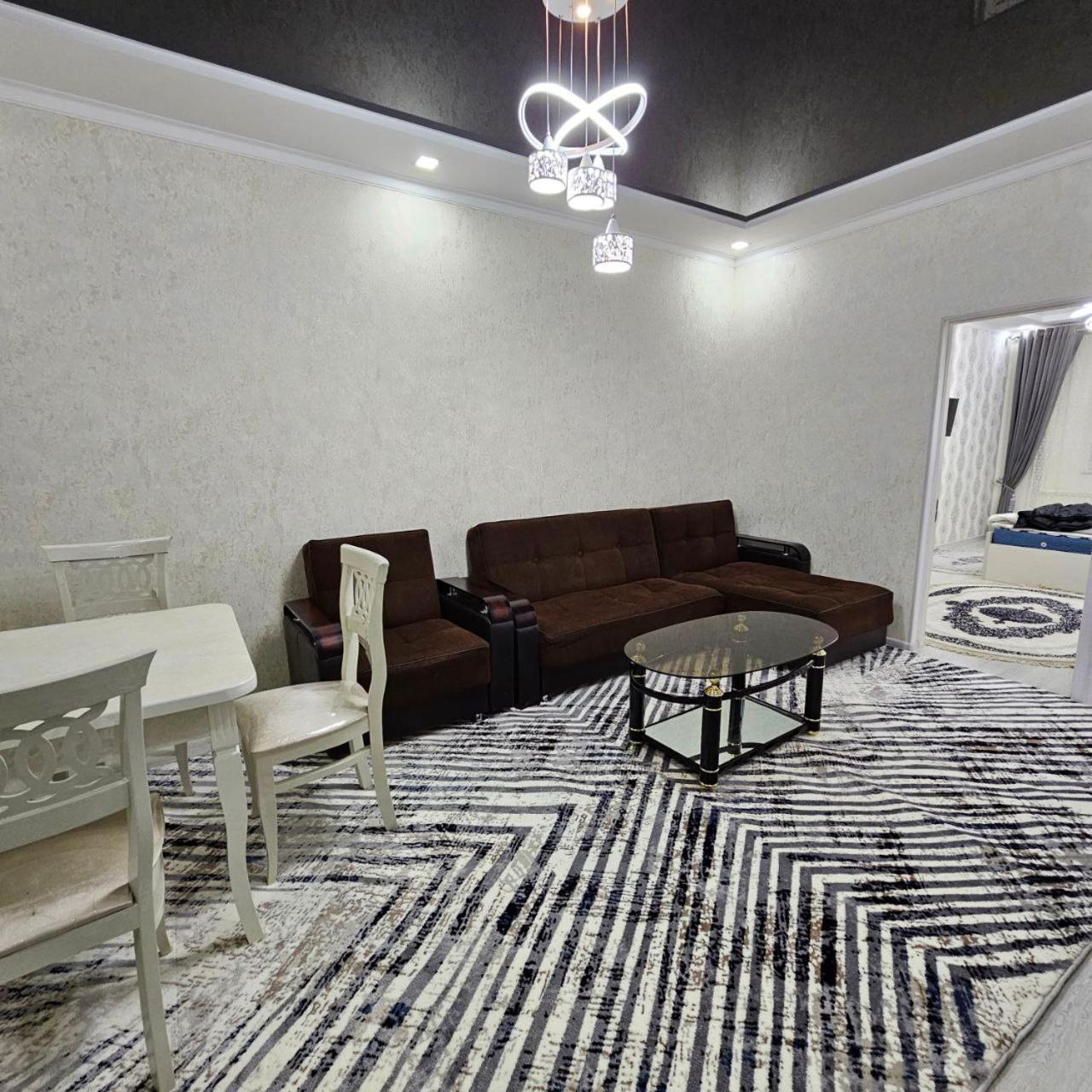 2-Х Комнатная Квартира Tachkent Extérieur photo